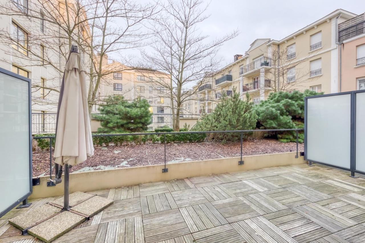 La Gare, Disneyland Paris Terrasse Parking Gratuit Bussy-Saint-Georges Buitenkant foto